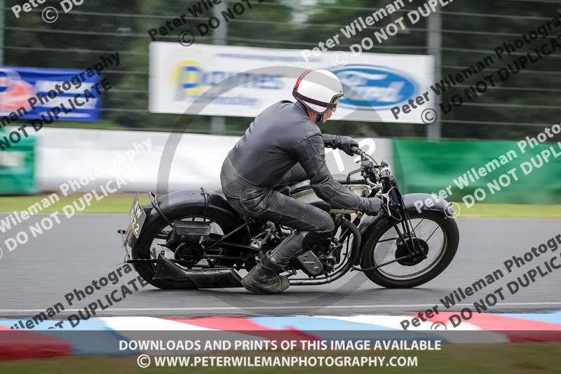 Vintage motorcycle club;eventdigitalimages;mallory park;mallory park trackday photographs;no limits trackdays;peter wileman photography;trackday digital images;trackday photos;vmcc festival 1000 bikes photographs